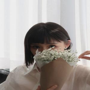 钟由希